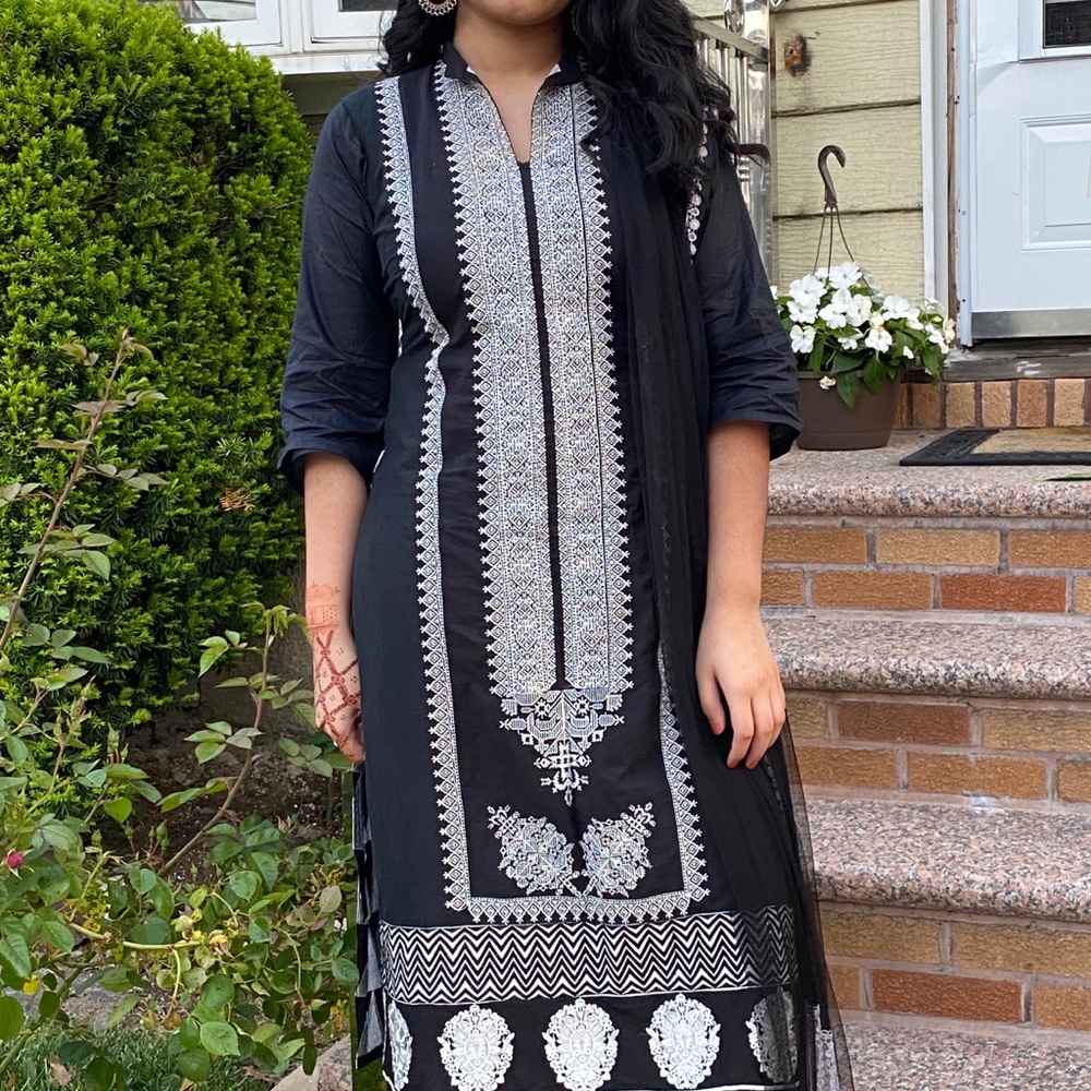 Pakistani /Indian kameez (kurta)